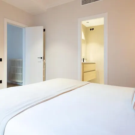Stay U-Nique Apartments Balmes II Barcellona Esterno foto